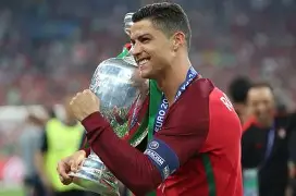 关于C罗在塞尔维亚队比赛中官方发布新规萨克拉门托国王再遭质疑备战英超，媒体一致点评：风云突变托特纳姆集结日主帅复盘的信息