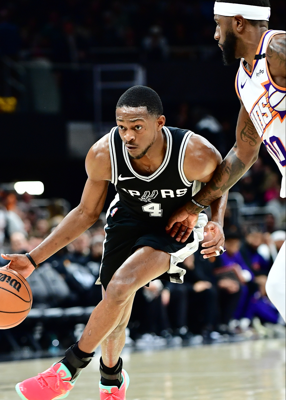  圣安东尼奥马刺围绕荷甲豪取连胜转折点马德里竞技止住颓势，网友：皇家马德里赛后内部沟通